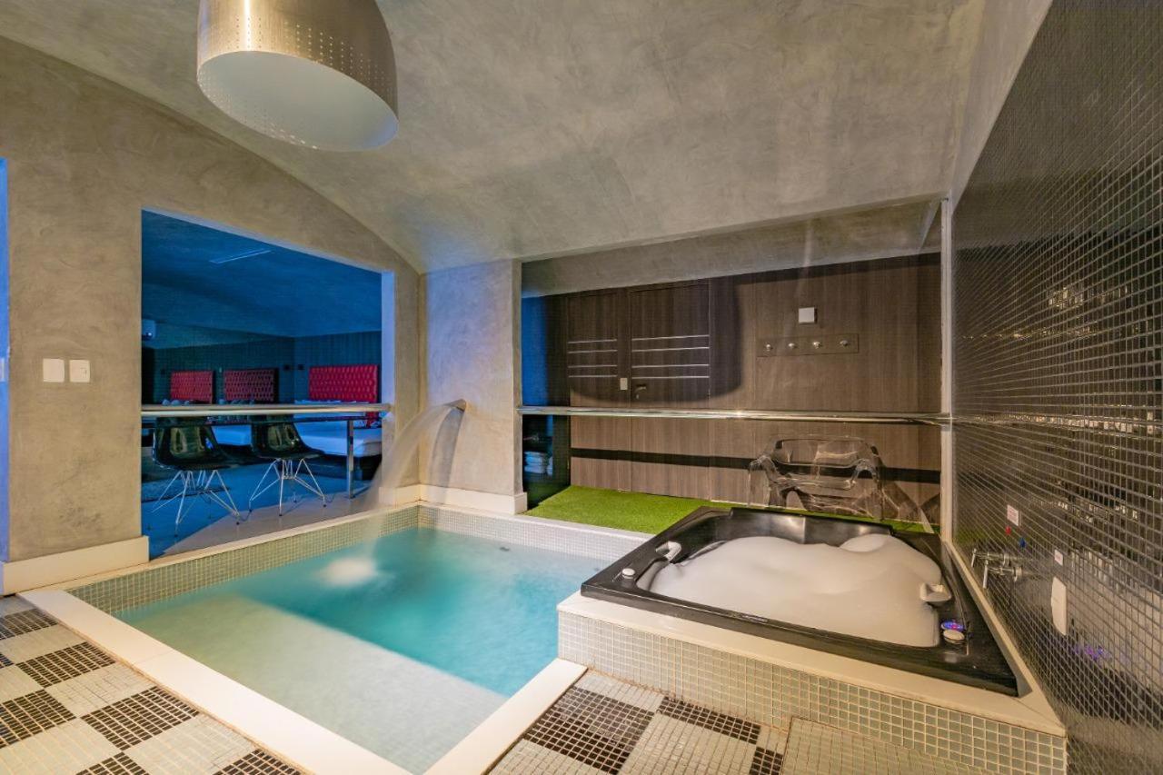 Urbano Adult Only 2*